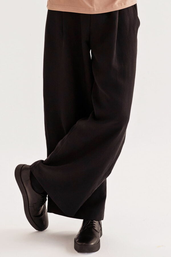 black tencel trousers