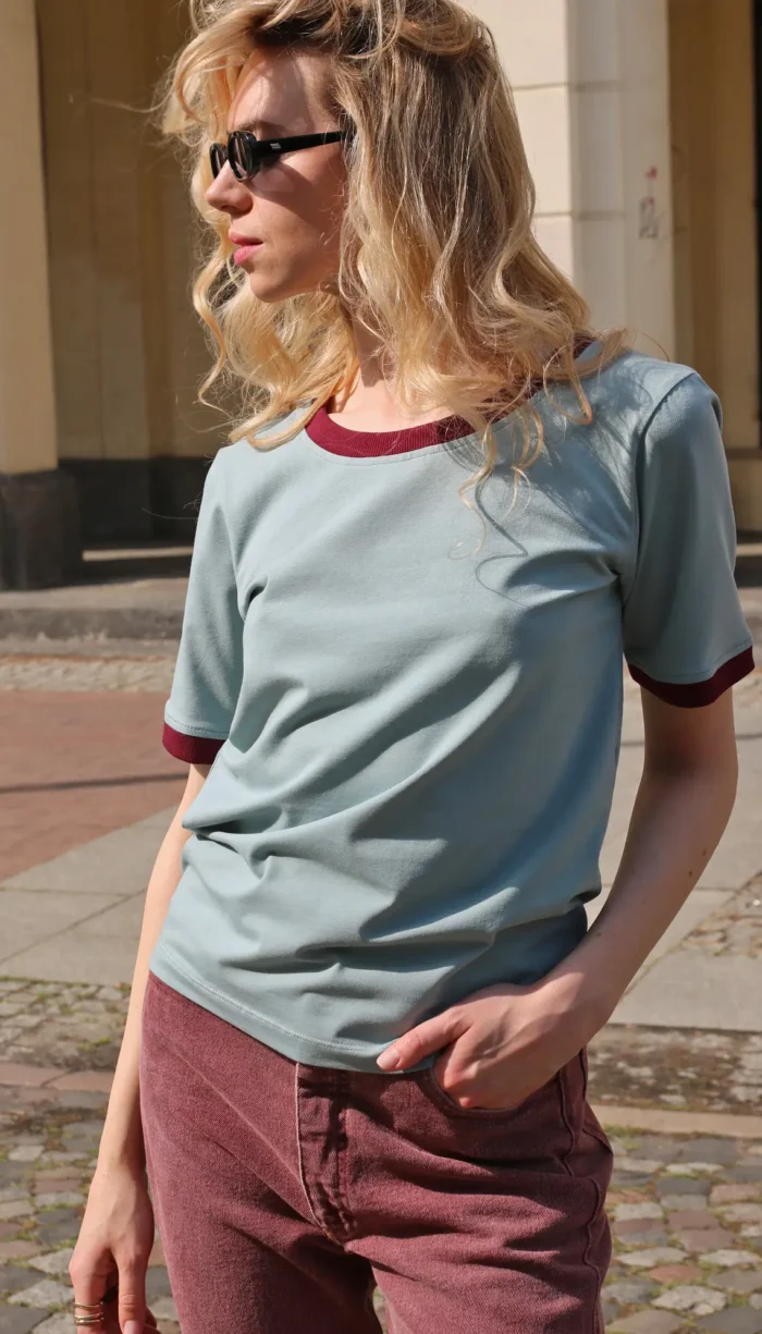 svg+xml;charset=utf » SNY VISION » ubrania dla kobiet i mężczyzn. T-shirt sage + plum ona