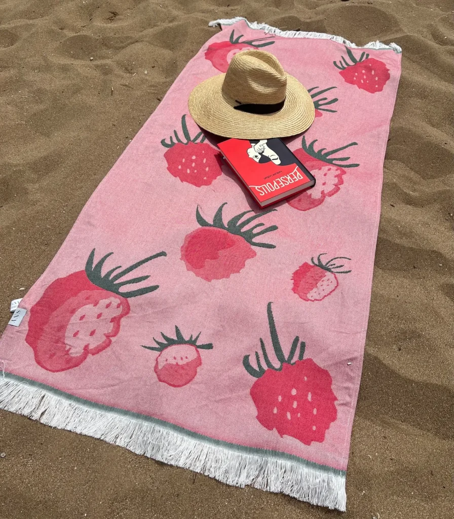 bambusowy ręcznik w poziomki 