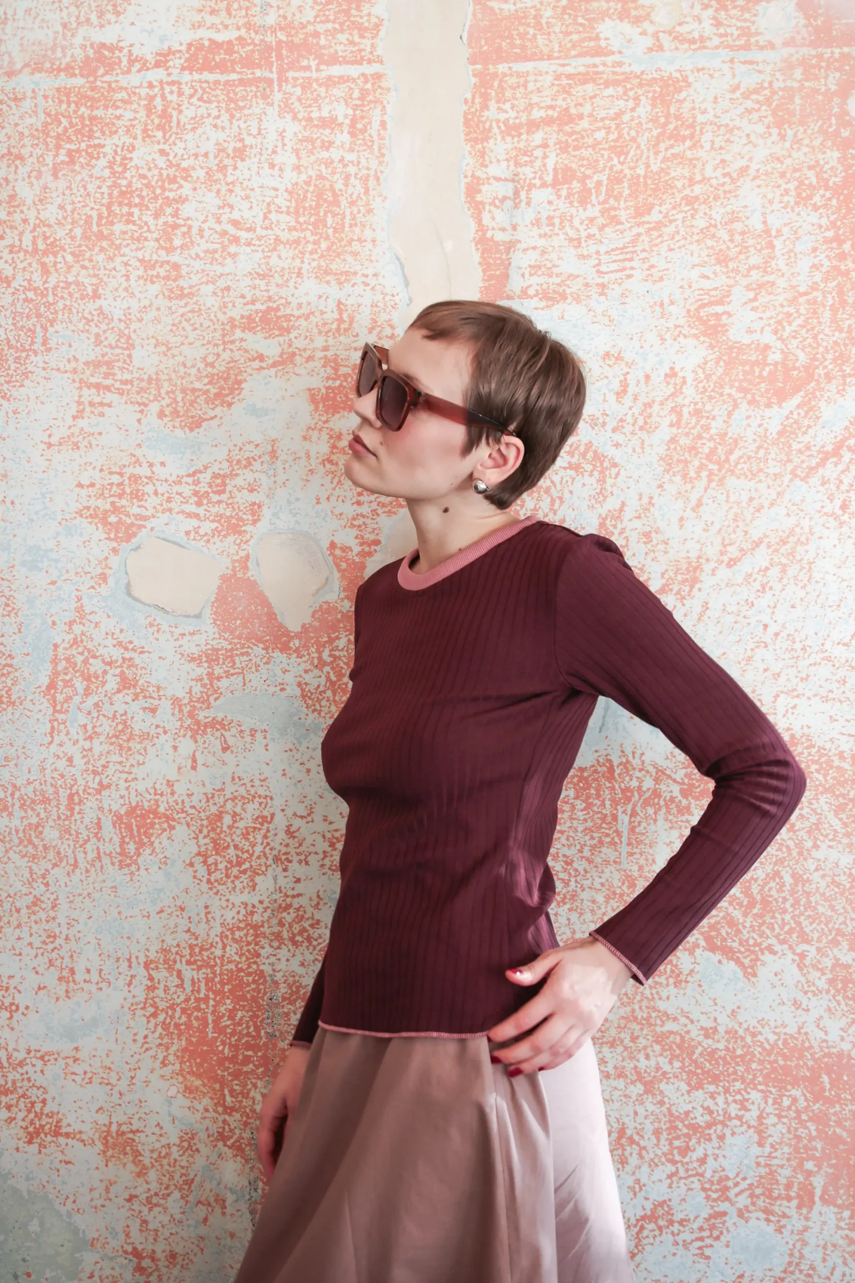 bluzasny 0002 Tlo scaled » SNY VISION » ubrania dla kobiet i mężczyzn. longsleeve bordo