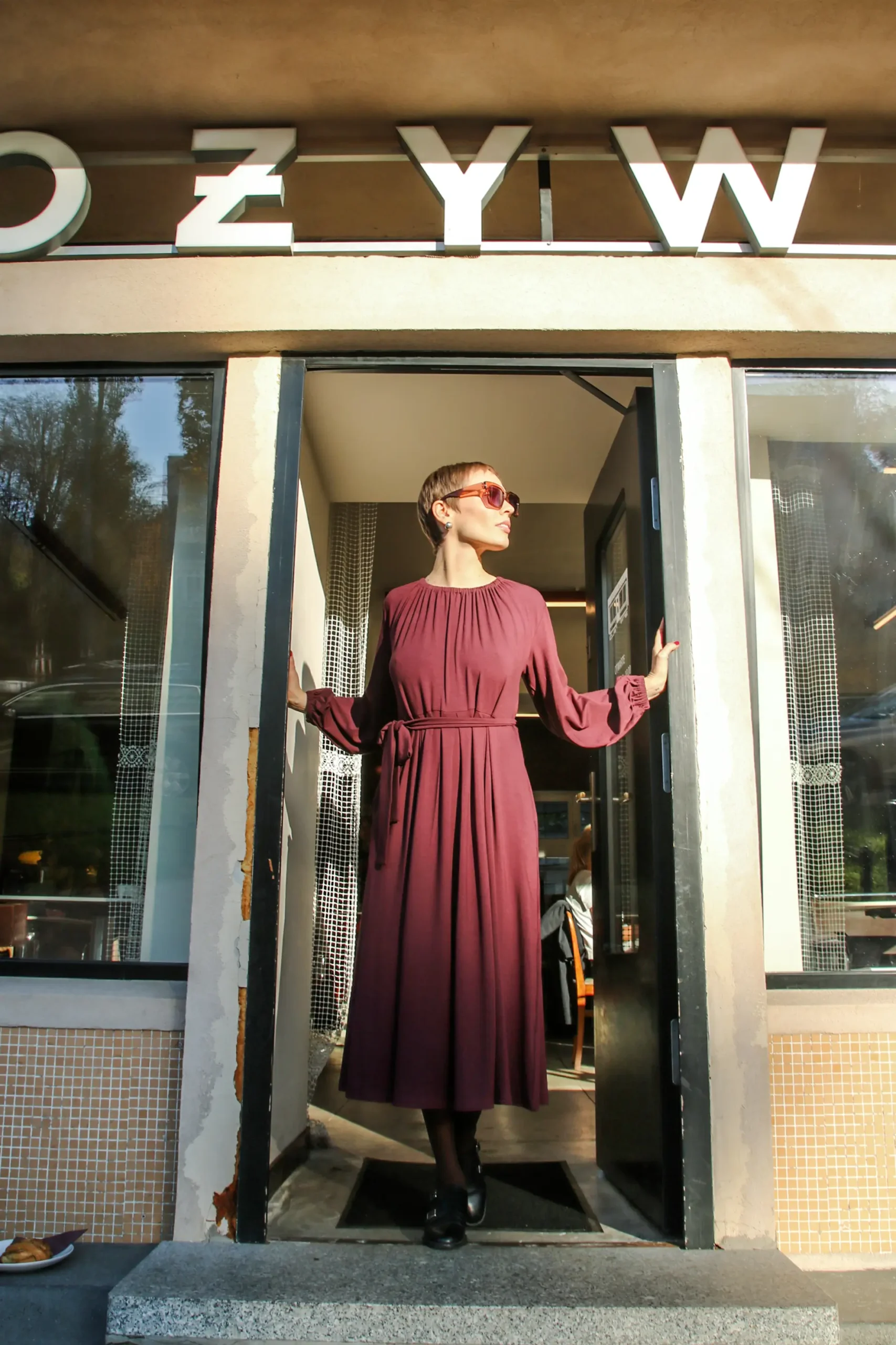 sukienkabordos scaled » SNY VISION » ubrania dla kobiet i mężczyzn. wygodna sukienka bordo